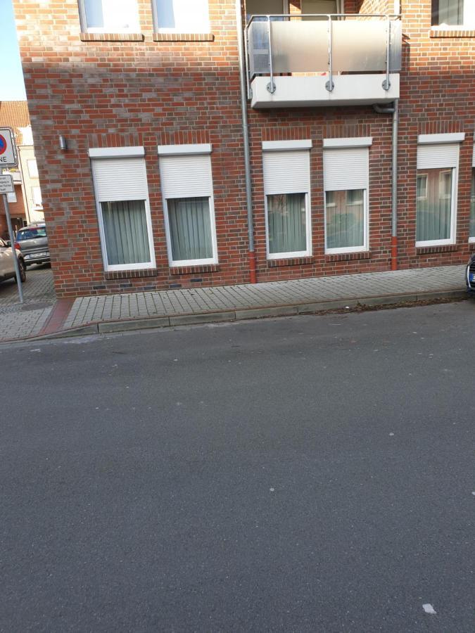 Maje Am Alten Binnenhafen Emden Exterior foto